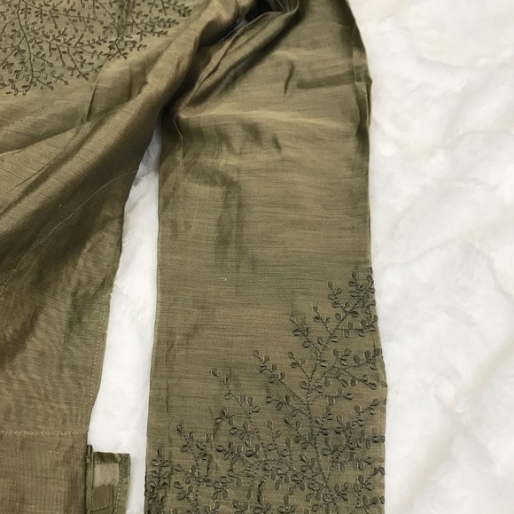 Beautiful embroidery detail kurta - Picture 6 of 7